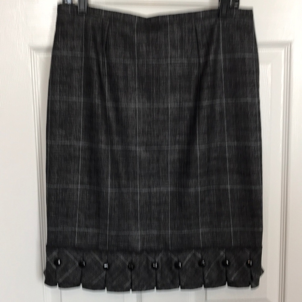 Per Se skirt with buttons